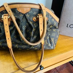 Authentic Louis Vuitton
Monogram Tivoli GM Hand Bag